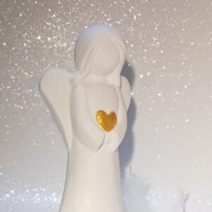 Mittelgroßer Engel mit goldenem Herz