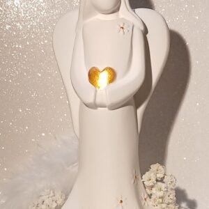 Engel mit Gänseblümchen