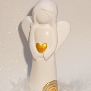 mittelgroßer engel mit regenbogen