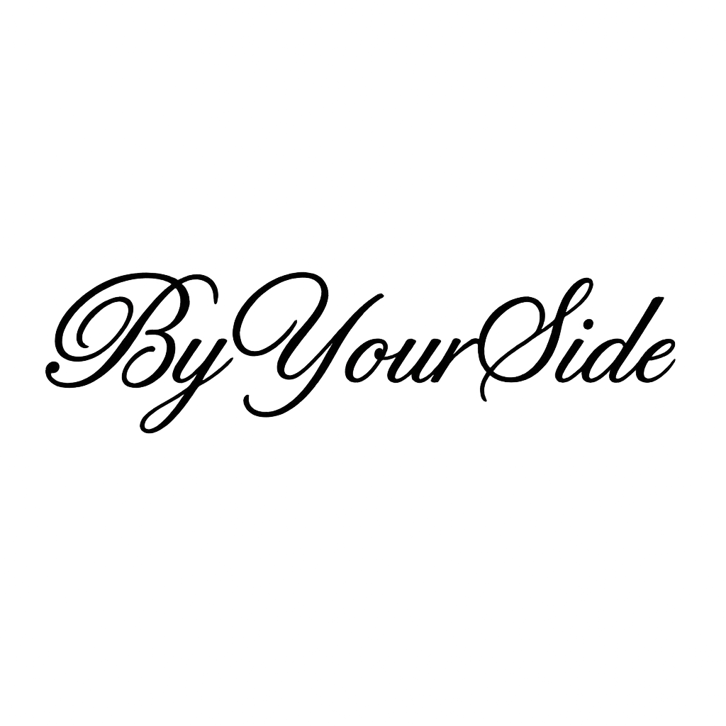 By Your Side Logo auf der Seite