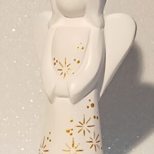 mittelgroßer engel mit sternenzauber