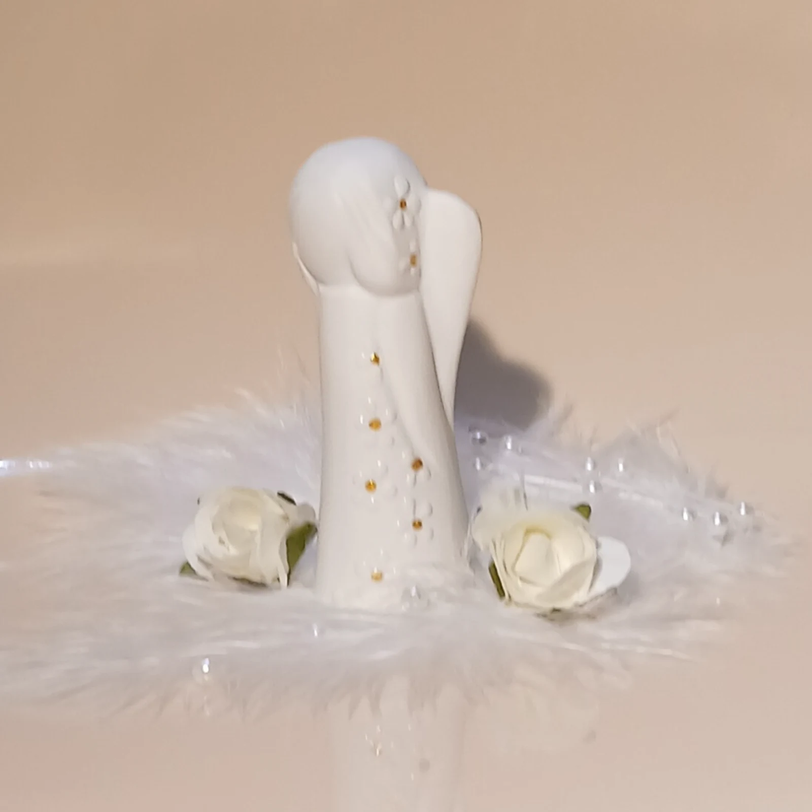 Schutzengel mit Blümchen im Haar
