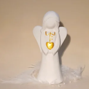 Mittelgroßer Engel mit Kragen